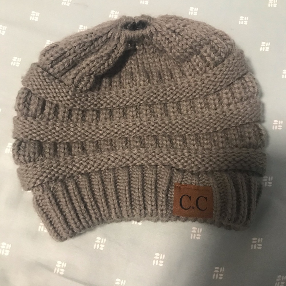 NWOT winter hat!!